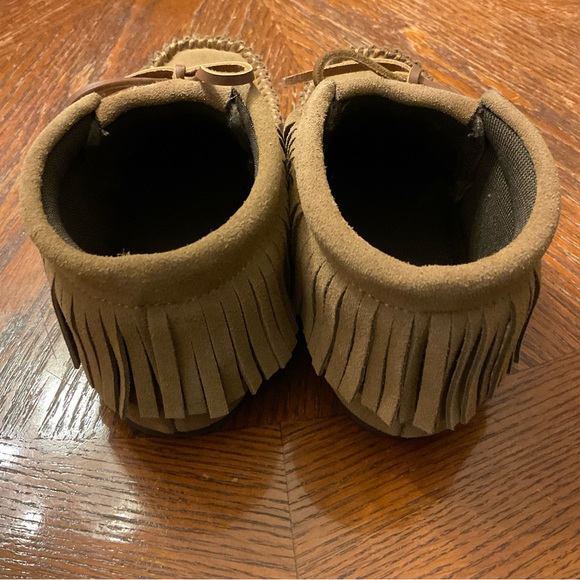 Woman’s Lamo Suede Upper Mesh Lining Mesh Comfort Padded Fringe Moccasins! - Picture 14 of 16